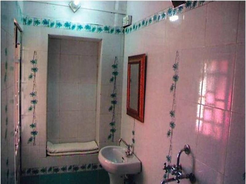 Amar Garh Hotel 