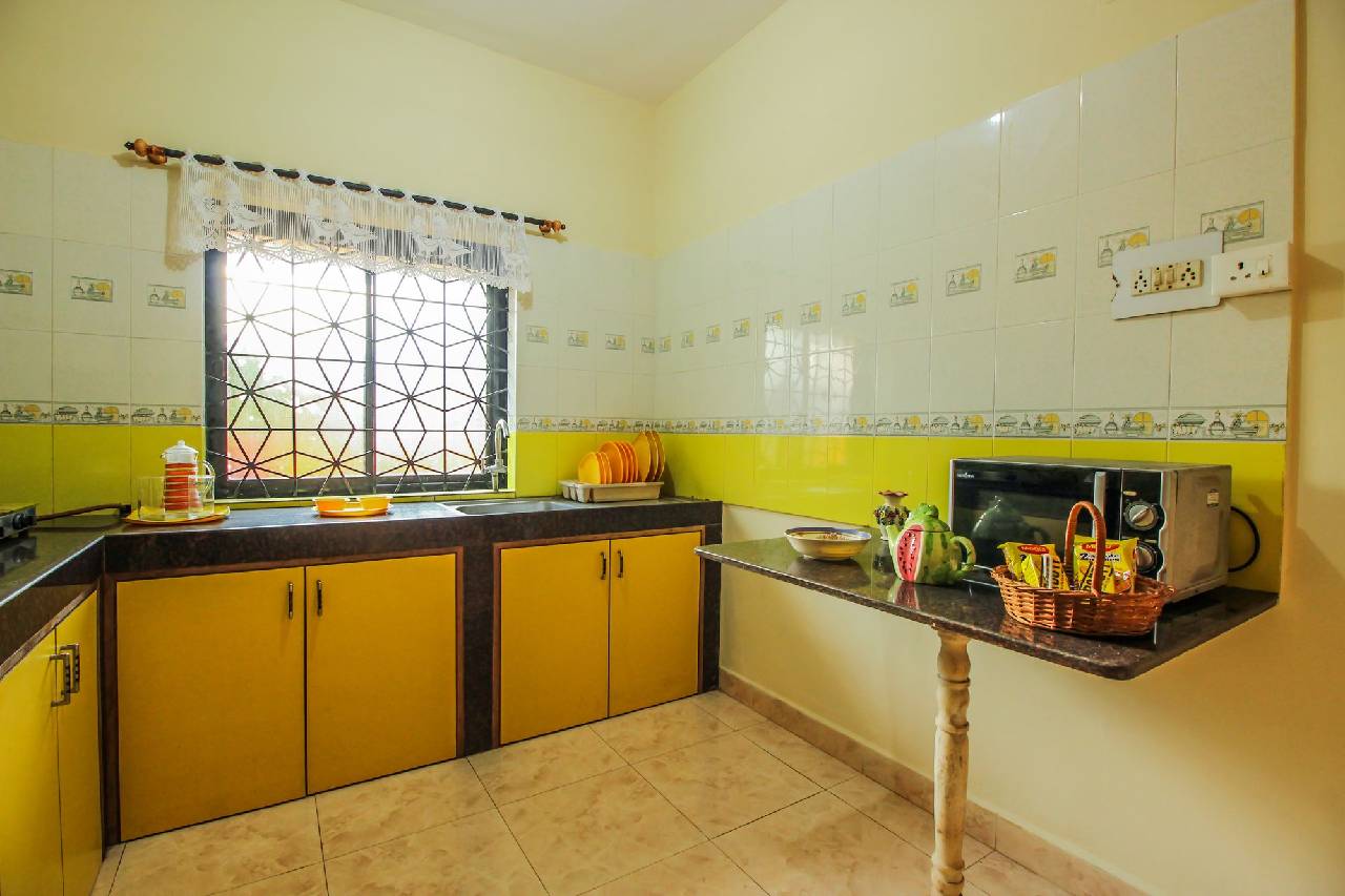 Oyo Home 10203 Bright 2bhk Anjuna Beach 