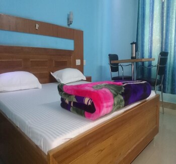 Hotel Hill View Guestroom
