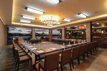 Two Seasons Coron Bayside Hotel (توو سیزنس كورون بیسید هتل) Meeting Facility