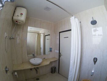 Hotel The Orion Gopal Bhawan Bathroom
