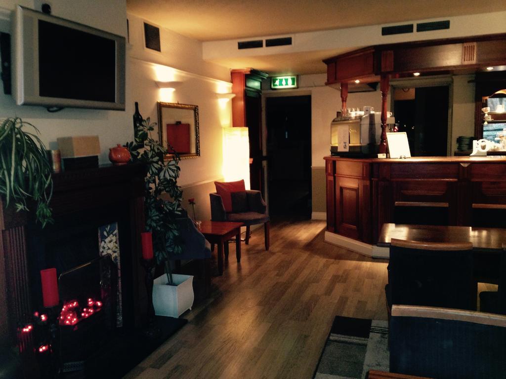 The County Hotel ( كونتی هتل) 