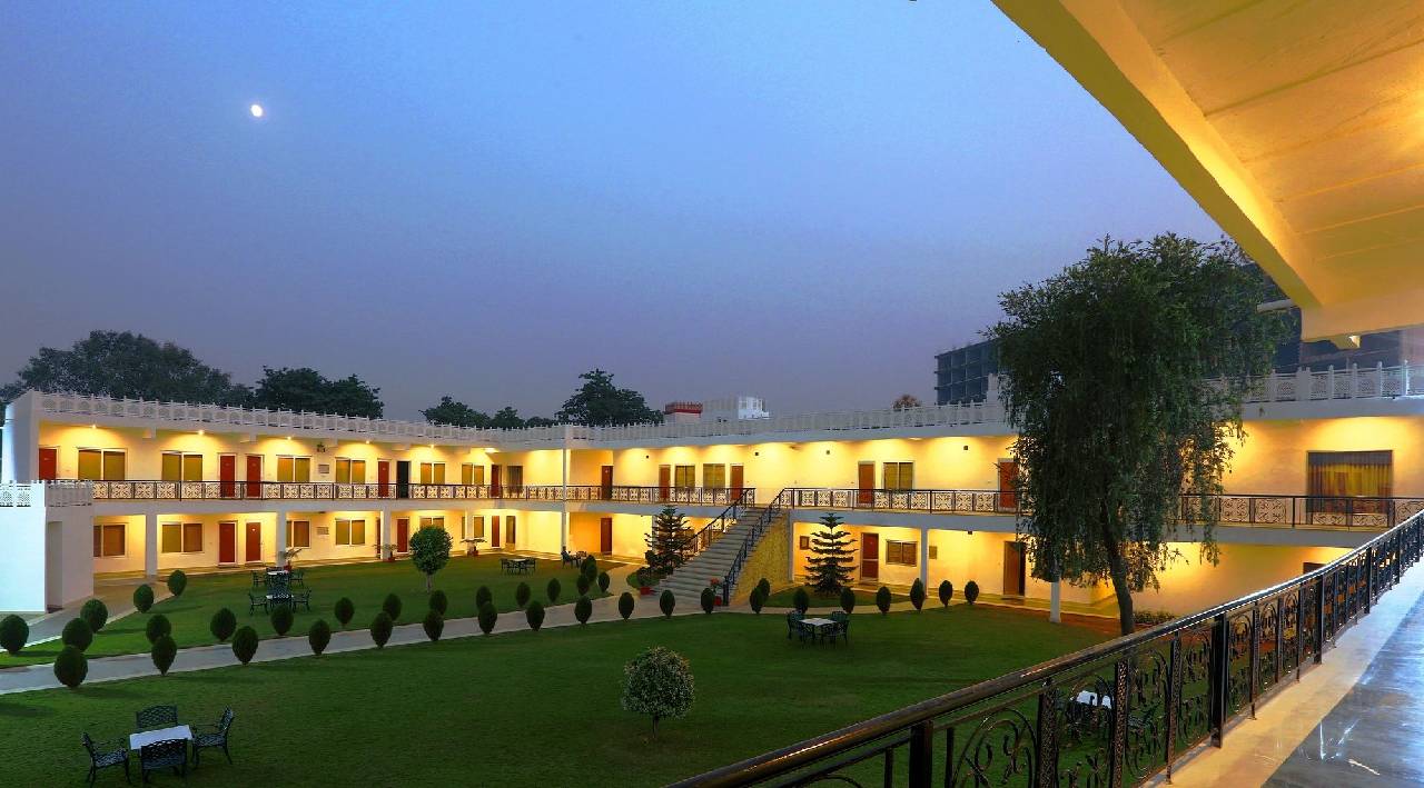 Aapno Ghar Resort 