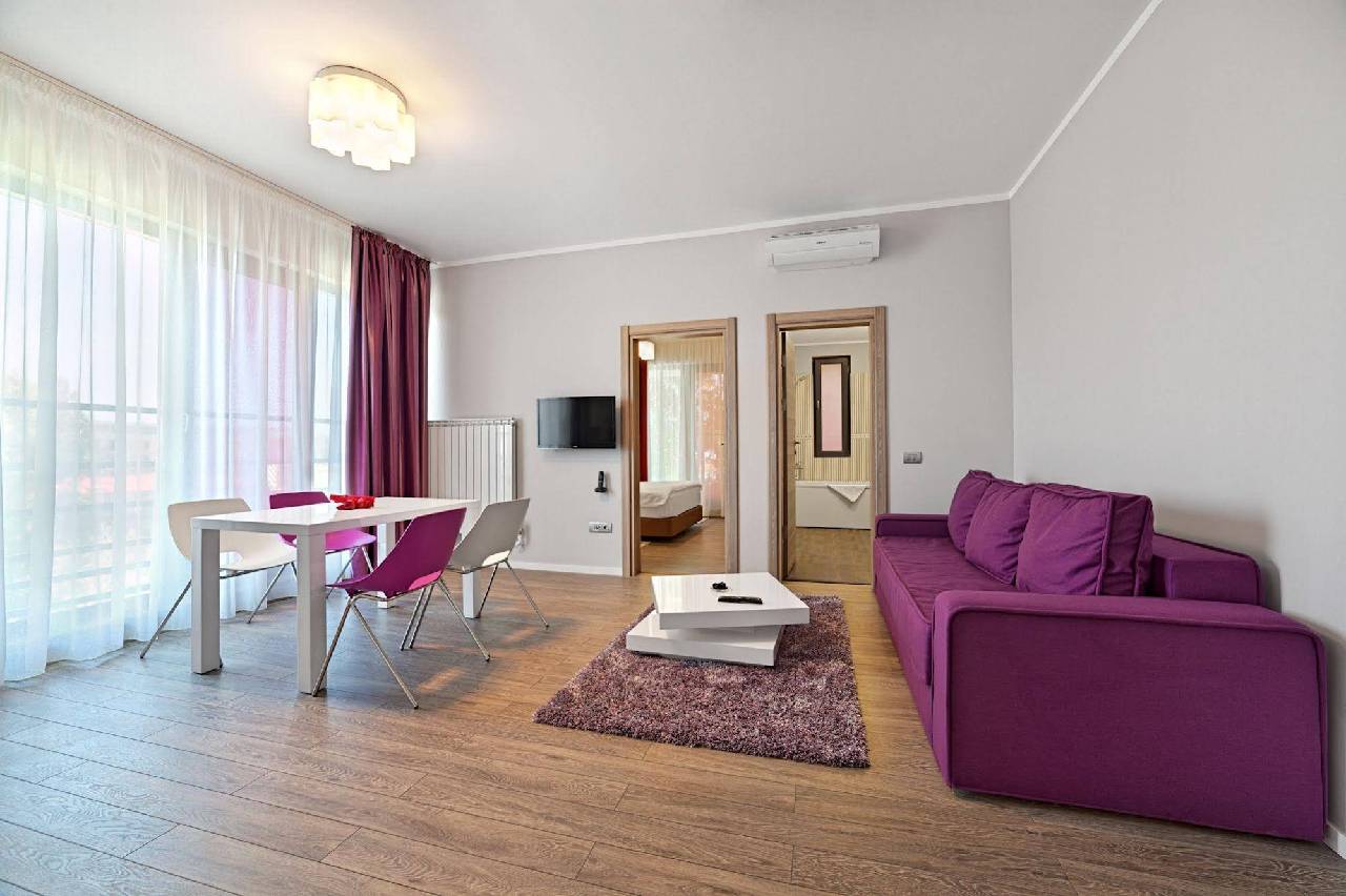 Hotel Tomis 
