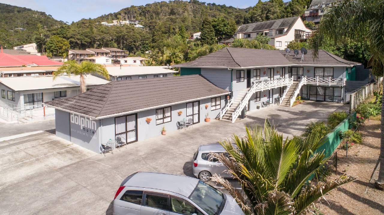 Dolphin Motel 