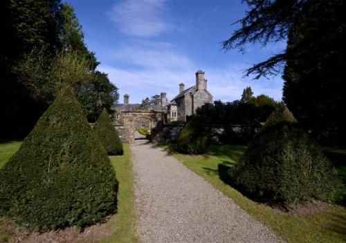 The Gatehouse ( گاتهوس) 