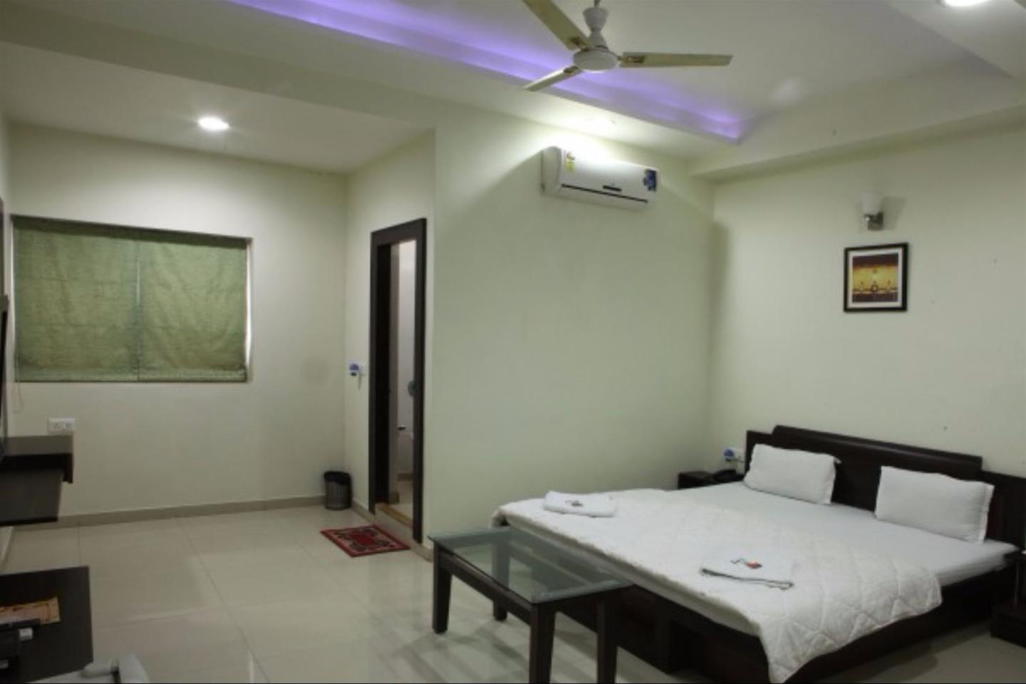 Hotel Almond Inn 