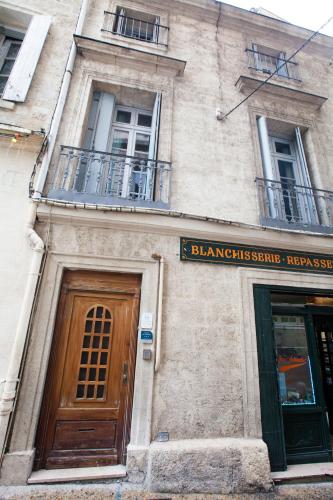 Colombet Stay's Le Marché Aux Fleurs 