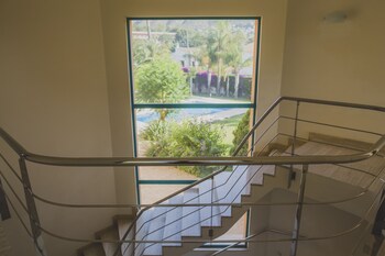 070 Villa Turqiuesa Staircase