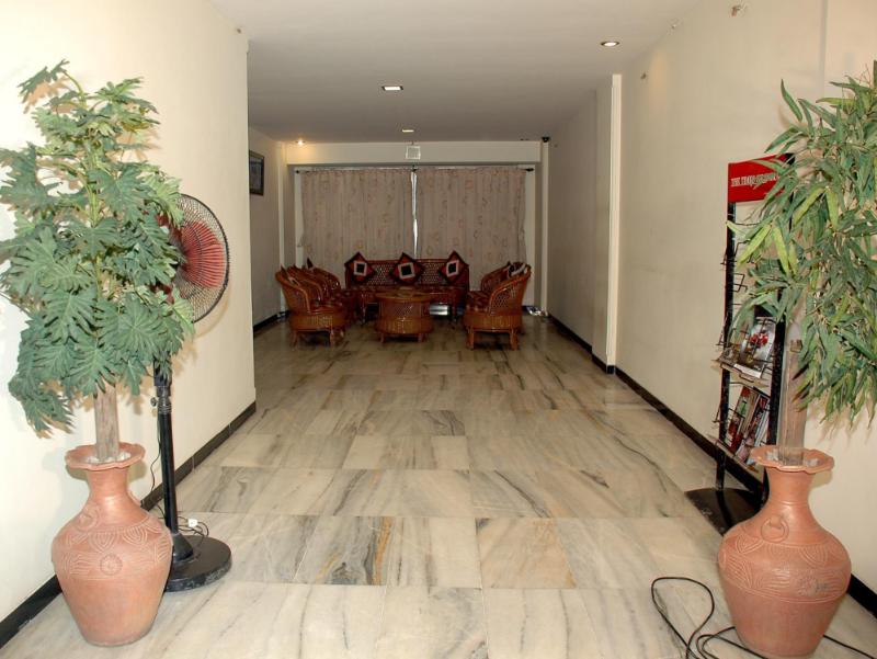 Oyo 14235 Hotel Ostria 