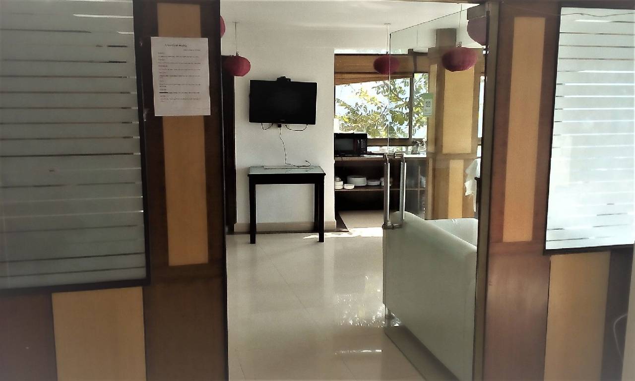 Hotel Ganesha Inn 