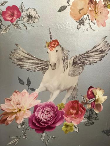 The Unicorn ( اونیكورن) 