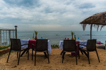 Vista Praia Beachfront Cottages Breakfast Area