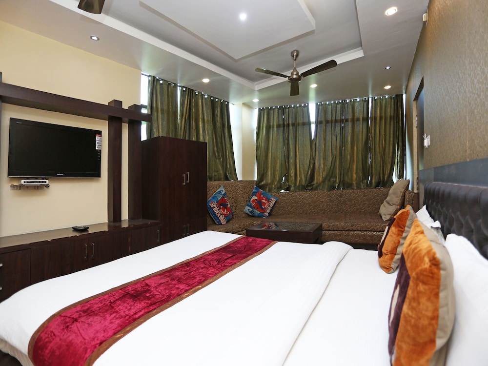 Treebo Trend Archie Regency Guestroom