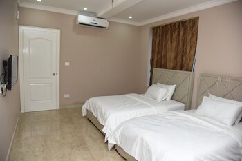 Hotel Reech Guestroom