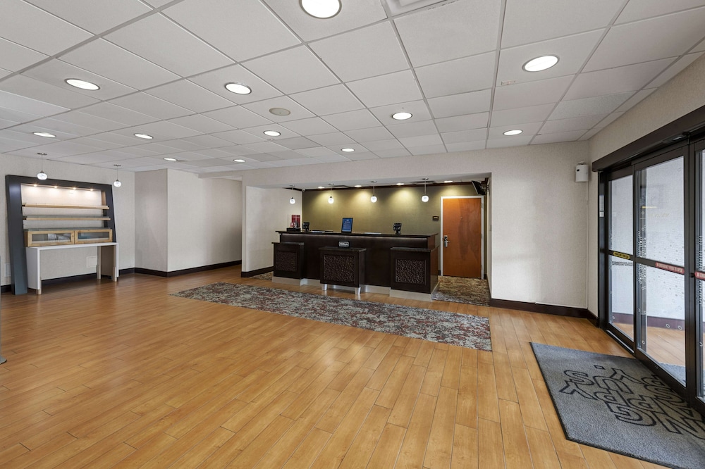 Hampton Inn Nanuet - photo 4