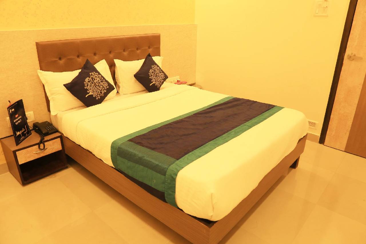 Oyo 8678 Hotel Golden Nest 