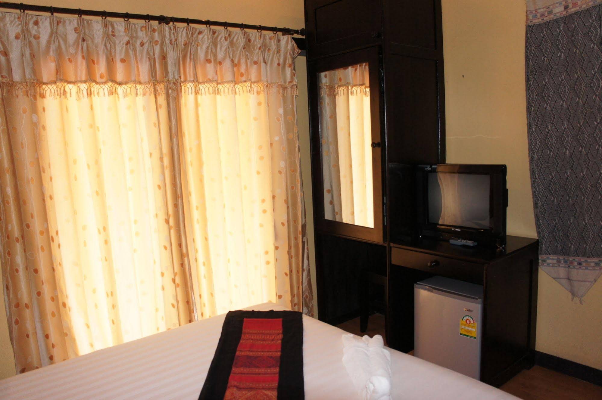 Singharat Guest House 