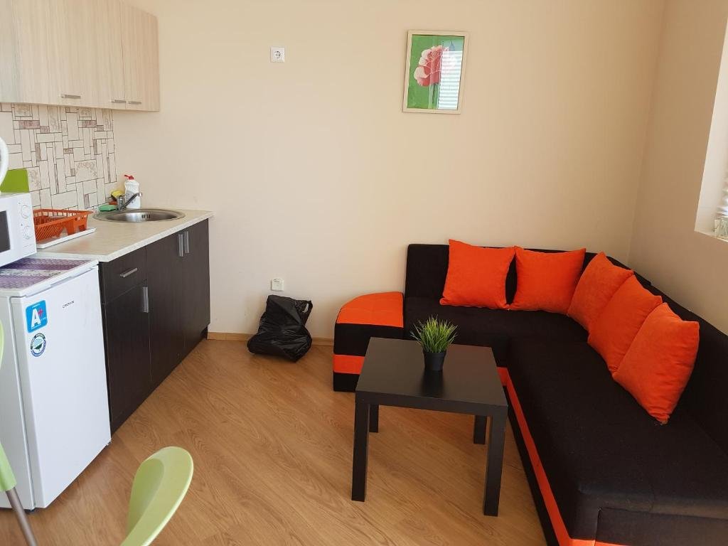 Le Petit Prince Airport Apartment 