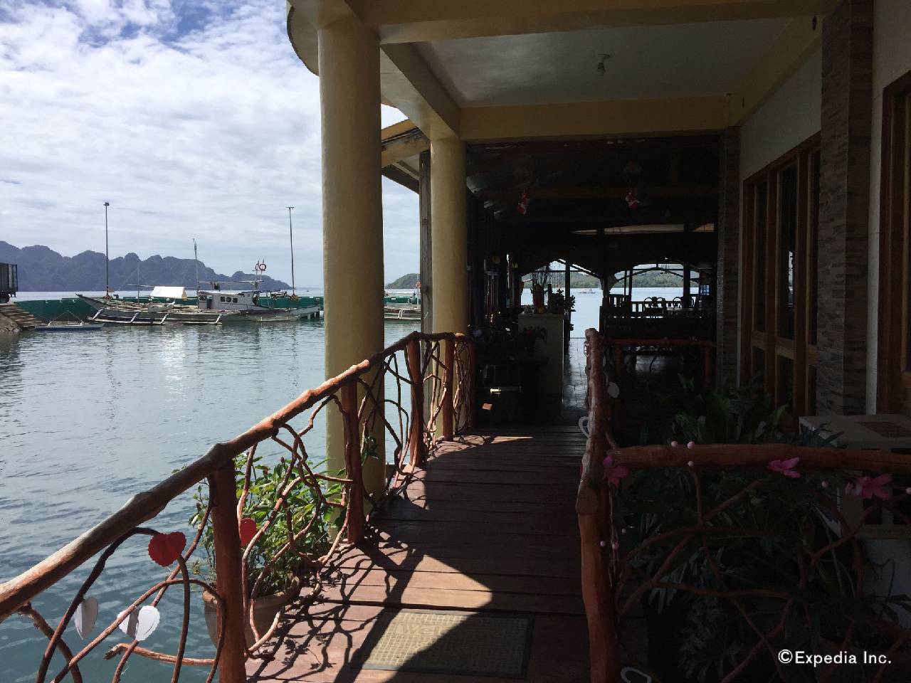 Coron Sunrise Pension House 