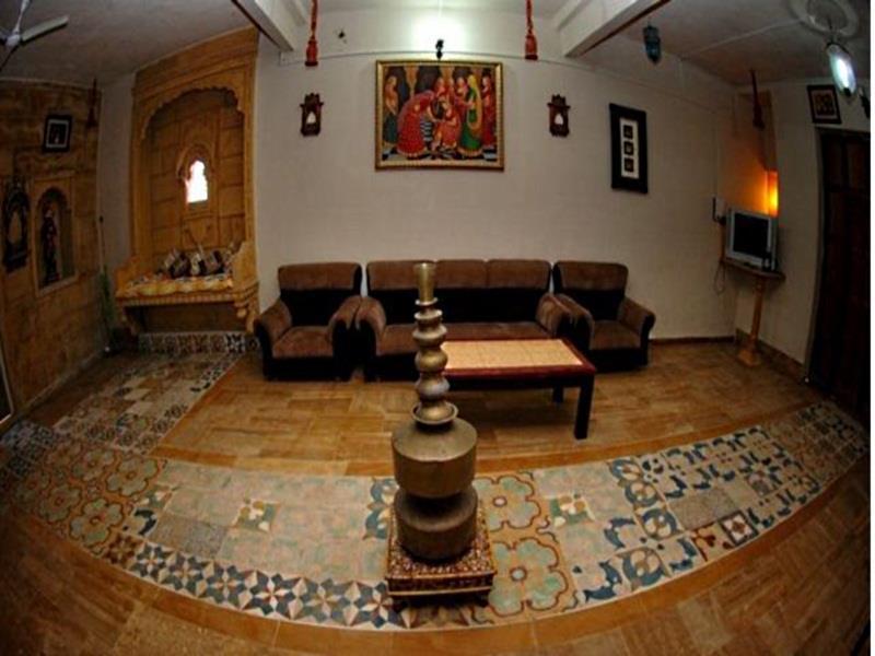 Amar Garh Hotel 