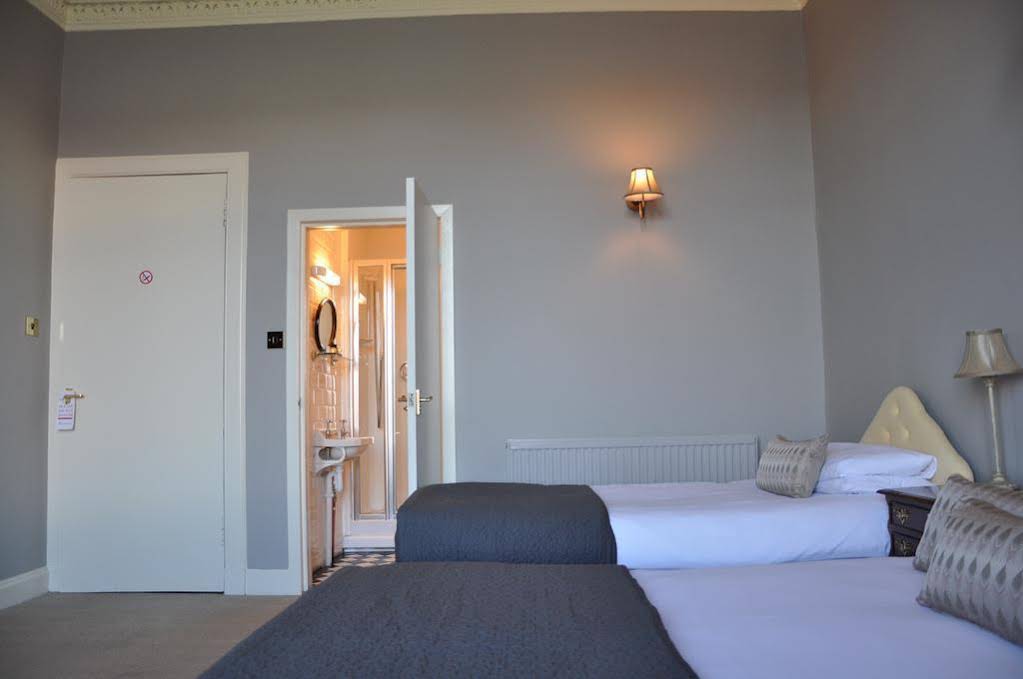 Kames Hotel (كامس هتل) 
