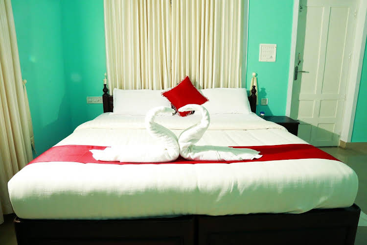 Aruvi Resort Munnar 