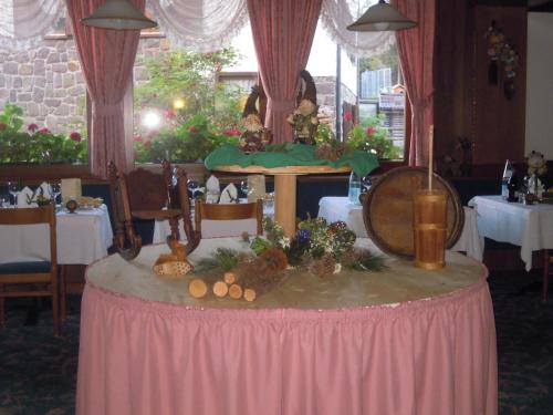 Hotel Cristallo (هتل كریستالو) 