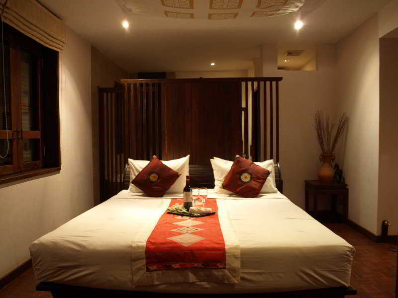 Indigo House Hotel Room