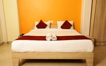 Lofty Seasons Service Apartments Guestroom