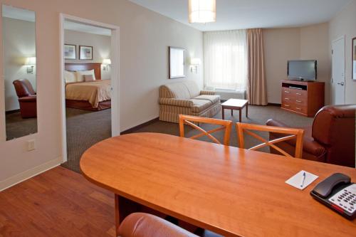 Candlewood Suites Houston I 10 East 