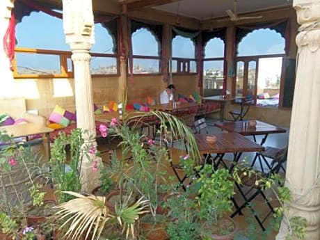 Hotel Pol Haveli 