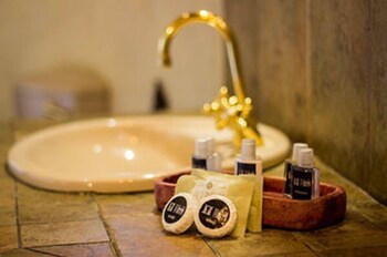 Lodge At The Ancient City Bathroom Sink