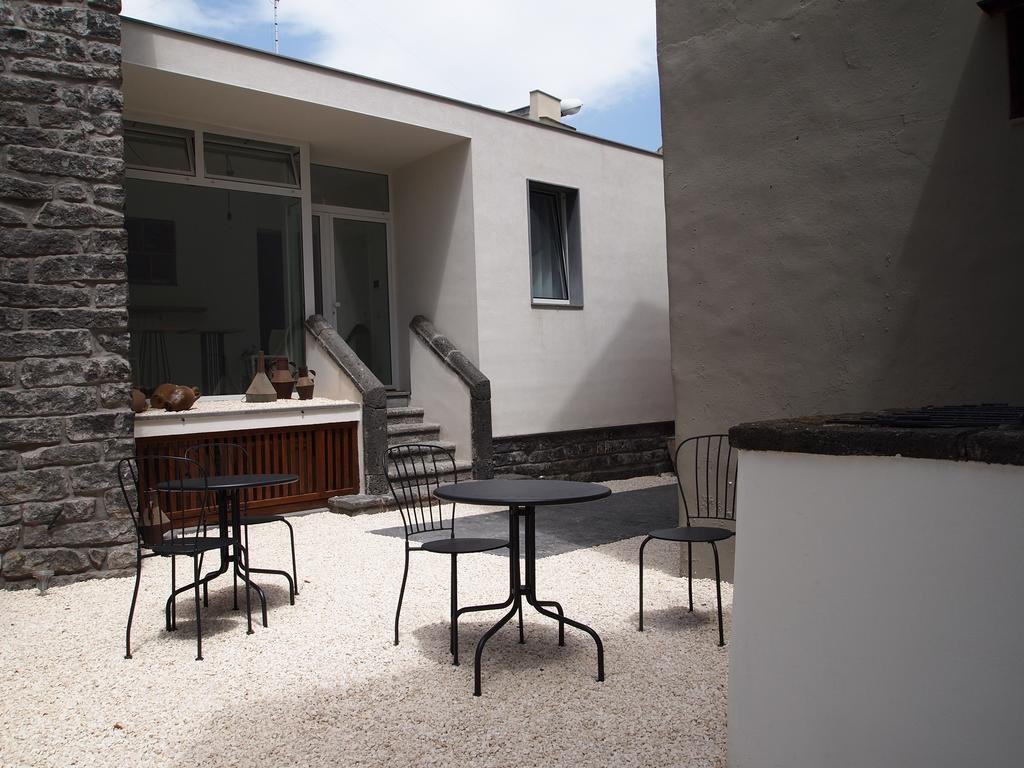 Etna Genus Guest House 
