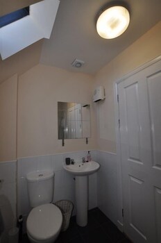 4 Varis Apartments (۴ واریس آپارتمنتس) Bathroom