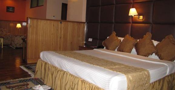 Yarlam Resort 