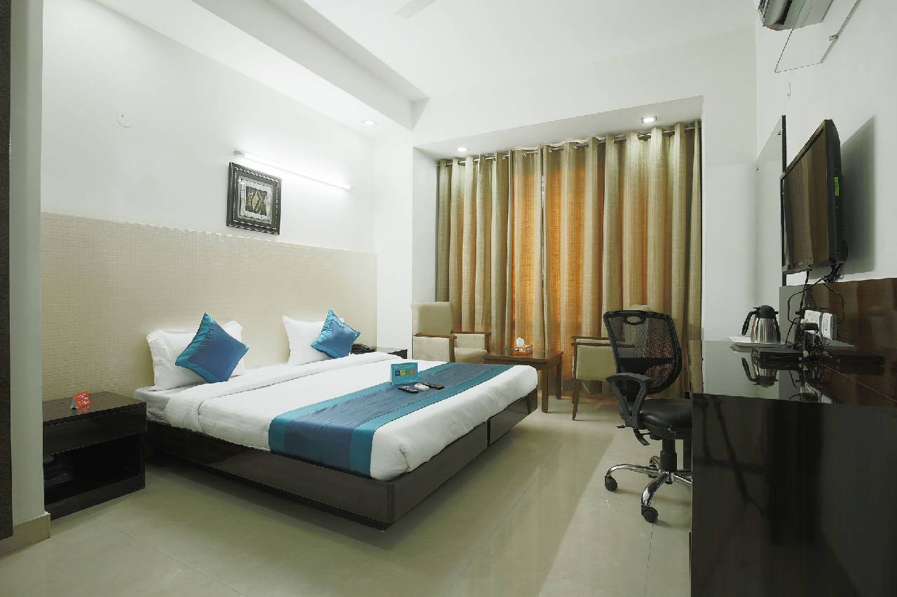 Fabhotel Exotica Noida Expressway 