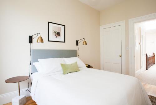 On Newbury St Apt 41 