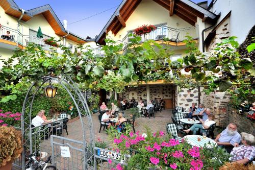 Winzerhotel Und Restaurant Zum Moselstrand 