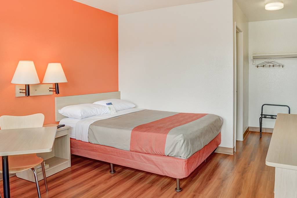 Motel 6 Portland Central (موتل ۶ پورتلاند سنترال) single