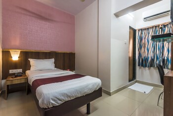 Hotel Vashi Inn 