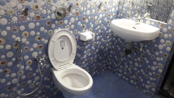 Swati Hotel Bathroom