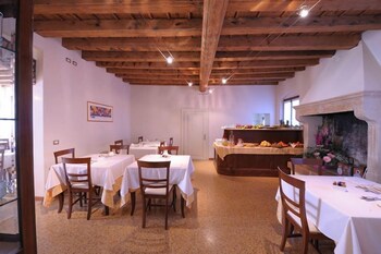 Corte Castelletto Dining