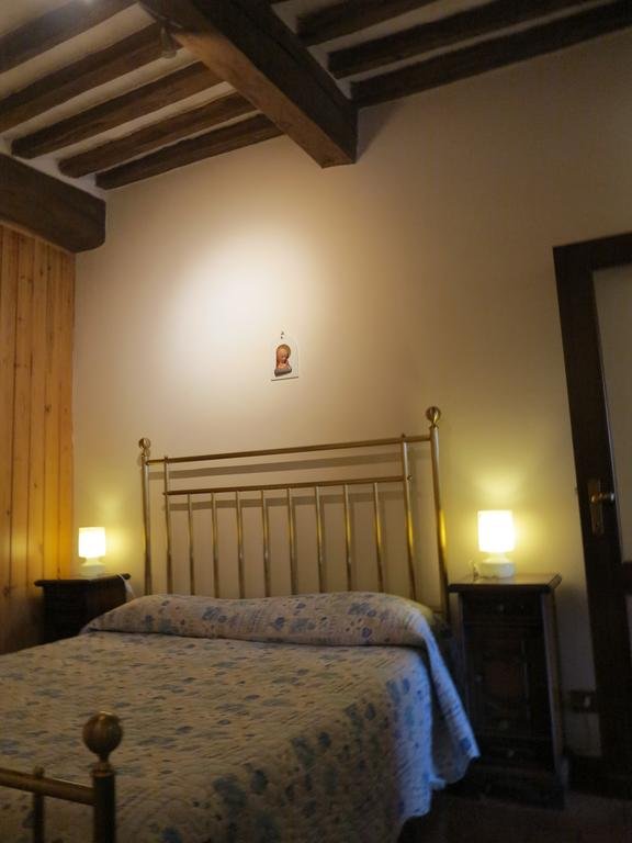 Le Pietre Antiche (ل پیتر آنتیچ) 