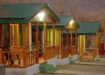 Rangyul Resort (رانگیول ریزورت) Hotel Front - Evening/Night