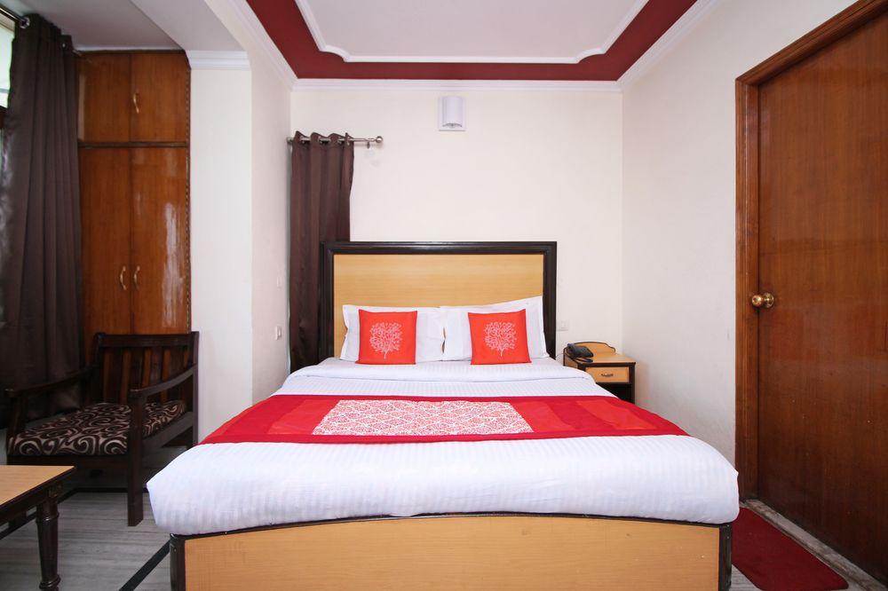Oyo Rooms 090 Mall Road Doon View 