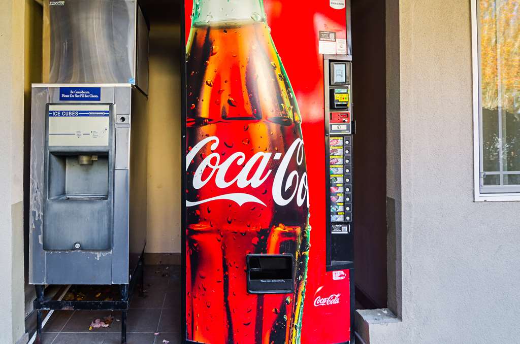 Motel 6 Portland Downtown Convention Center vending