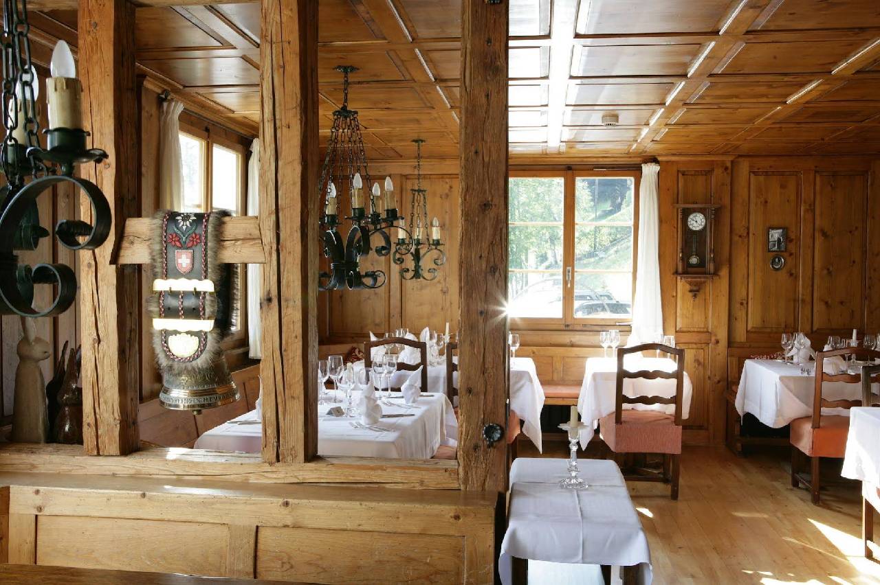 Hotel Restaurant Hammer (هتل رستاورانت هامر) 