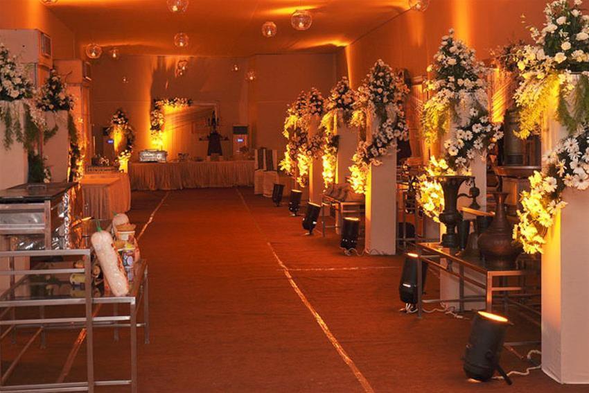 Hotel Waterlily Indore 