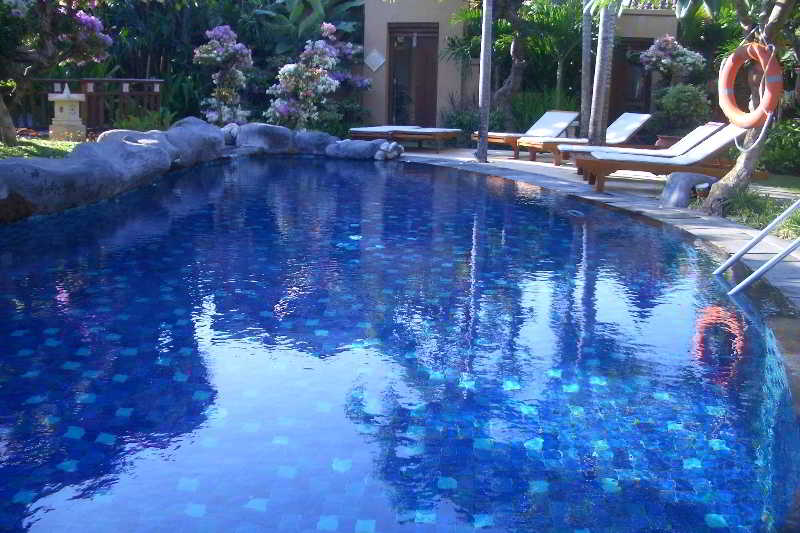 Parigata Spa Villas Pool